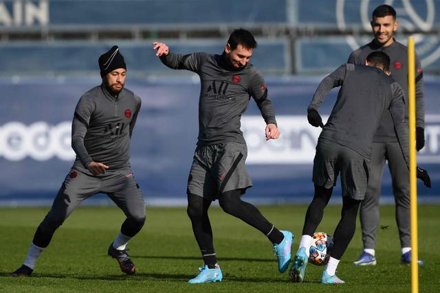 记者：本坦库尔因种族歧视孙兴慜 被英足总禁7场